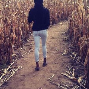 Meet your Posher, Charis